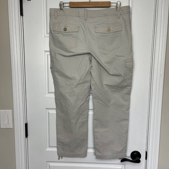 Eddie Bauer Cropped Cargo Pants Women's 12 TALL Khaki Outdoors Hiking Casual - Picture 3 of 12